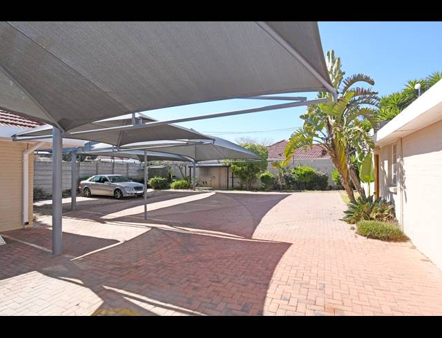351M² BUSINESS TO LET IN GREENSIDE